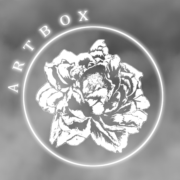 Schwarz-weiße Illustration einer Blüte im Kreismuster mit dem Schriftzug "ARTBOX".